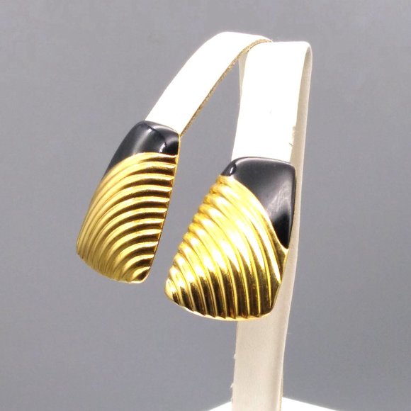Classy Black and Gold Stud Earrings, Chic Enamel Tips give way to Gold Tone Ribs - Picture 3 of 4